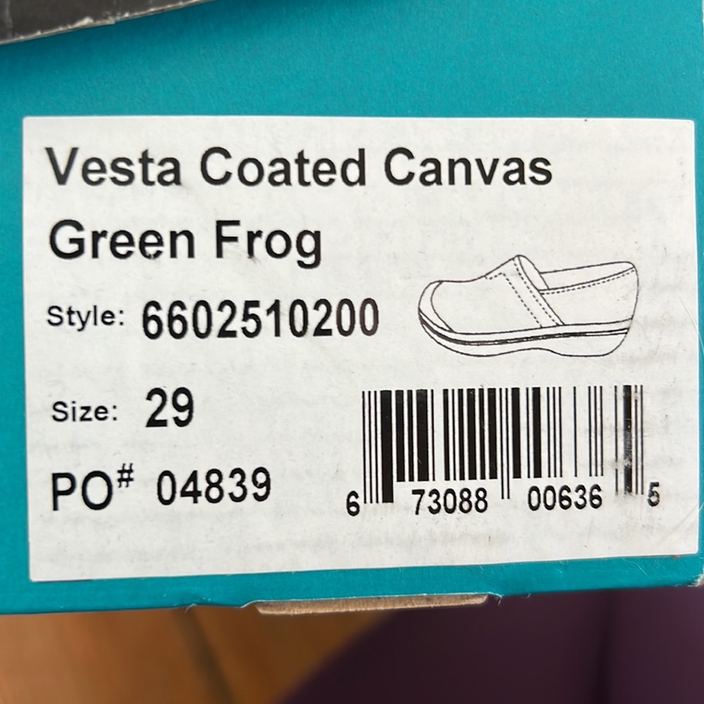 Green frog print Dansko clogs for kids!  New in box! - Picture 5 of 5